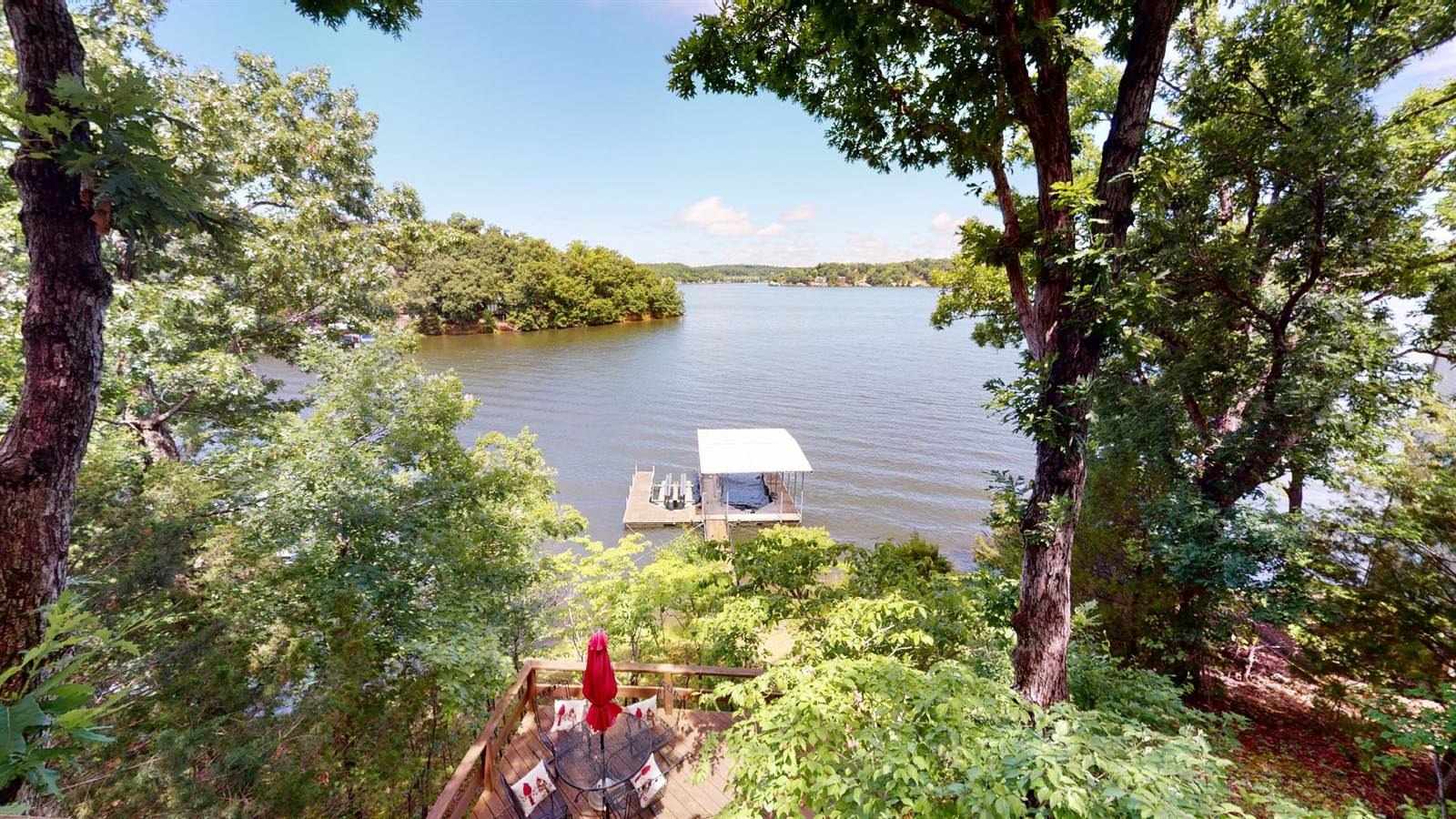 27 Hawk Harbor Ln, Lake Ozark, MO 65049