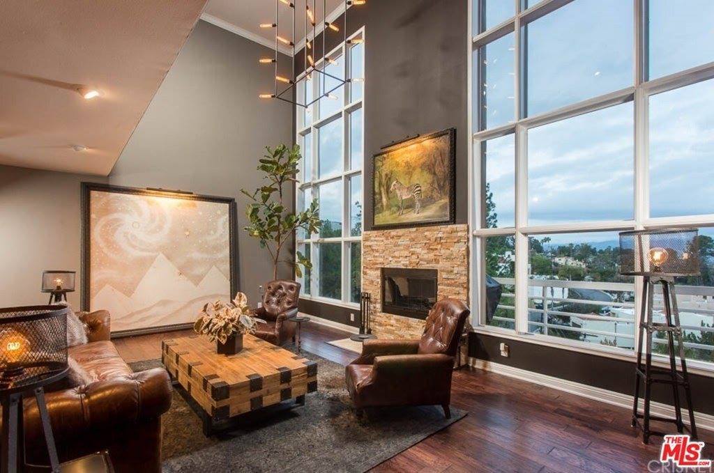 21565 Arcos Drive, Woodland Hills, CA 91364