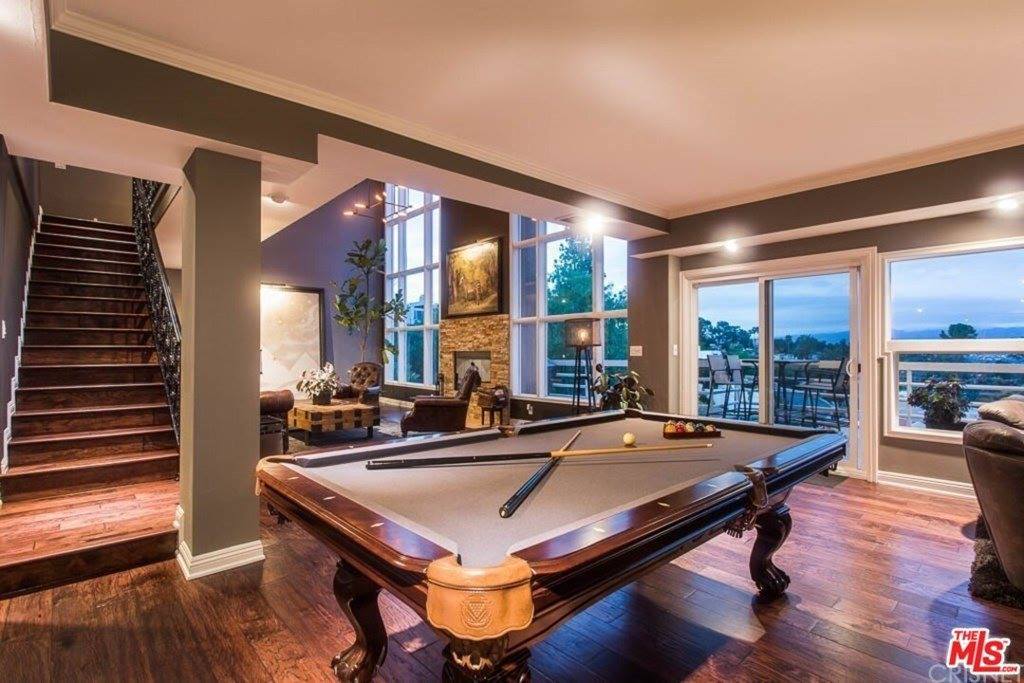 21565 Arcos Drive, Woodland Hills, CA 91364