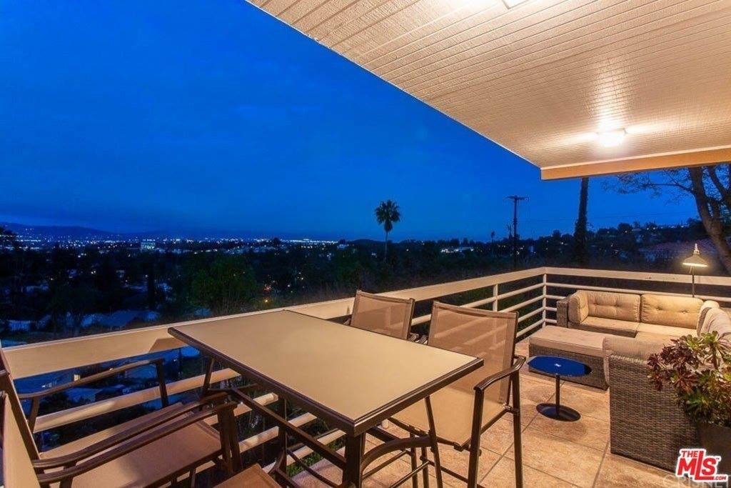 21565 Arcos Drive, Woodland Hills, CA 91364