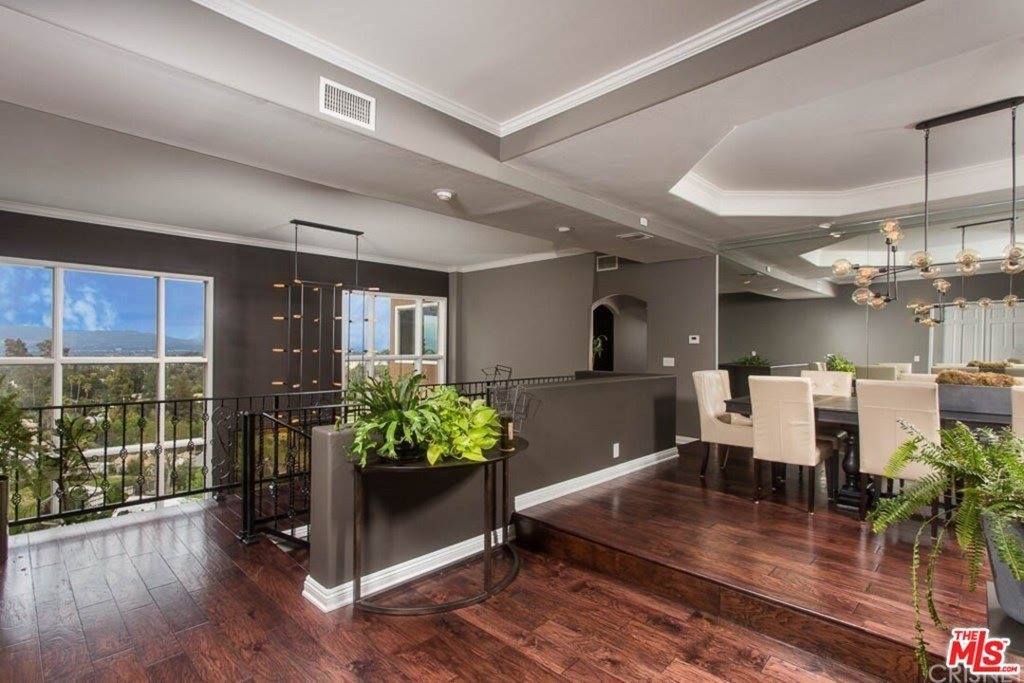 21565 Arcos Drive, Woodland Hills, CA 91364