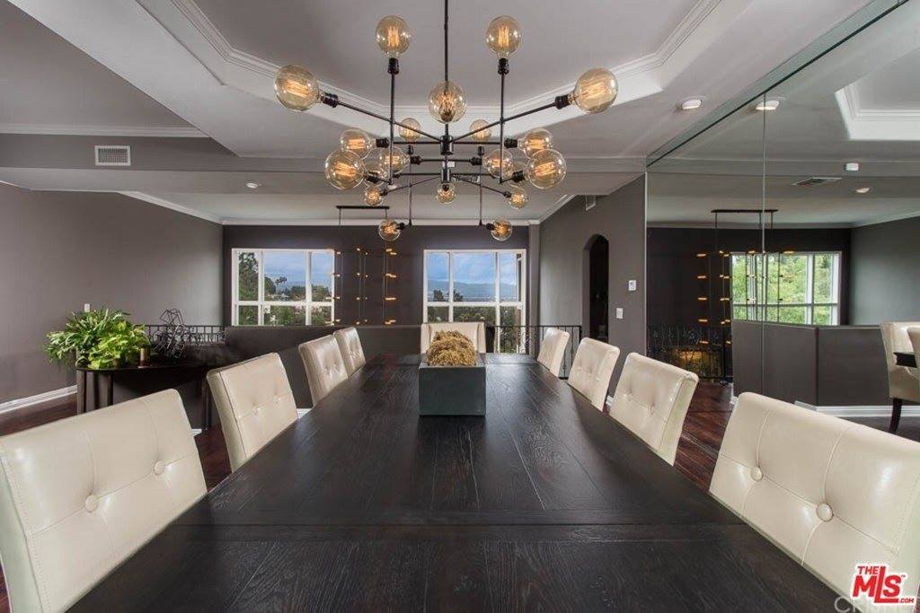 21565 Arcos Drive, Woodland Hills, CA 91364