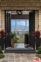 21565 Arcos Drive, Woodland Hills, CA 91364