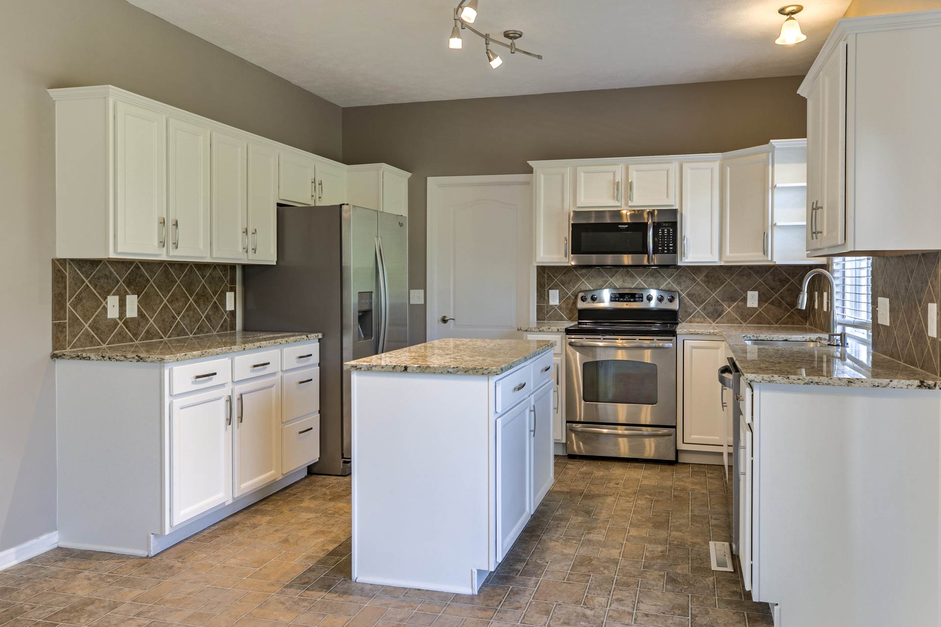 6019 S 191 Street, Omaha, NE 68138