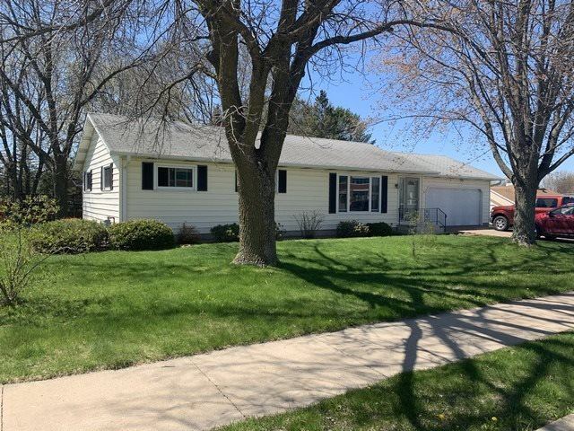 1504 N Saint Joseph Avenue, Marshfield, WI 54449