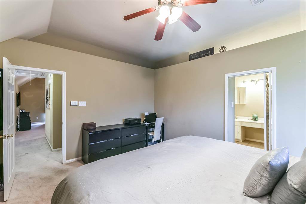 1915 Laurel Brook Lane, Houston, TX 77014