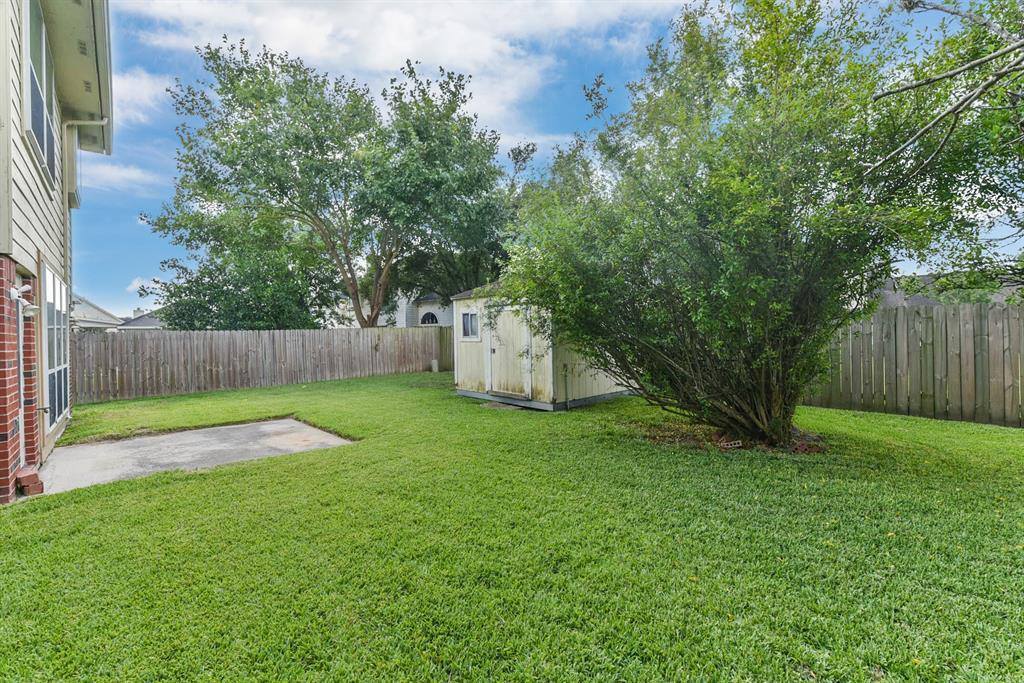 1915 Laurel Brook Lane, Houston, TX 77014