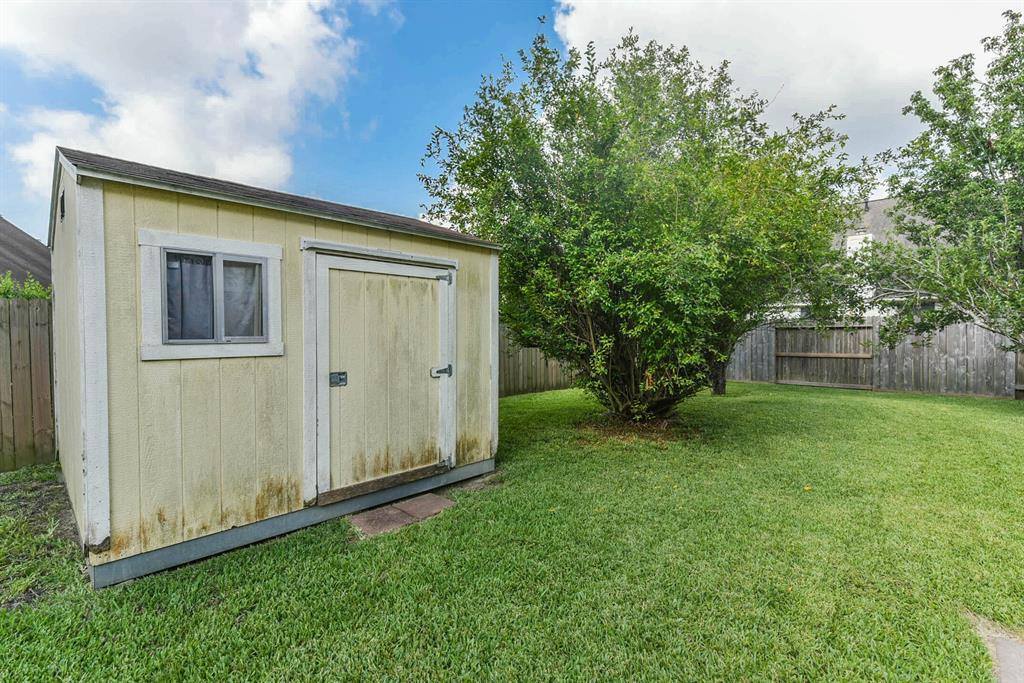 1915 Laurel Brook Lane, Houston, TX 77014