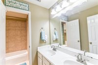 1915 Laurel Brook Lane, Houston, TX 77014