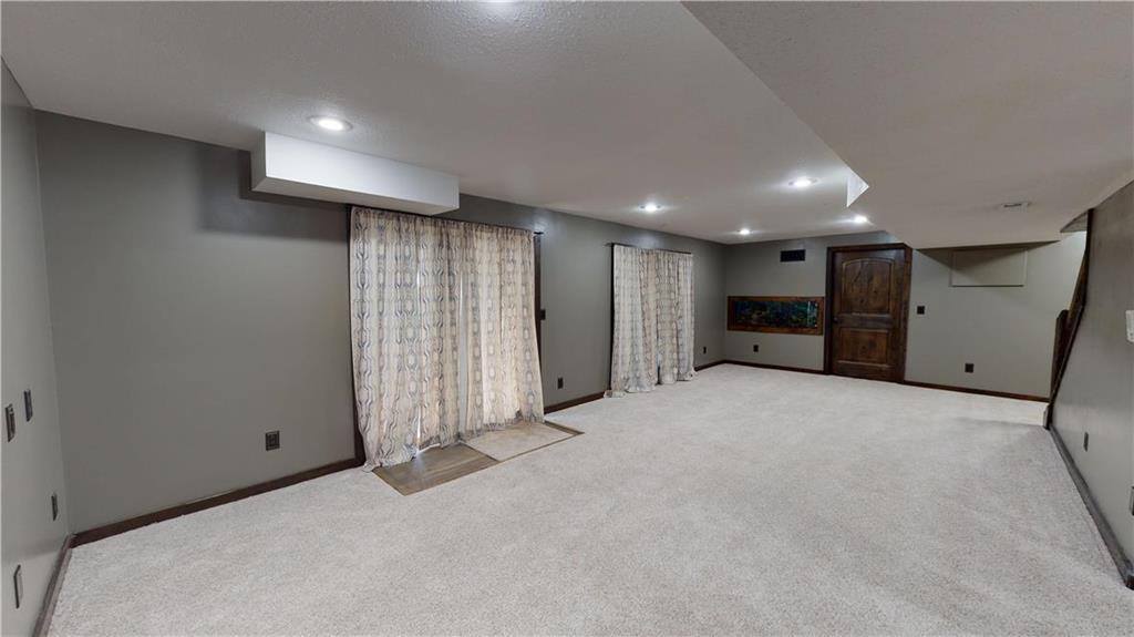 5111 Lakecrest Drive, Shawnee, KS 66218