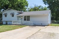 1906 SE Washington ST, Topeka, KS 66604