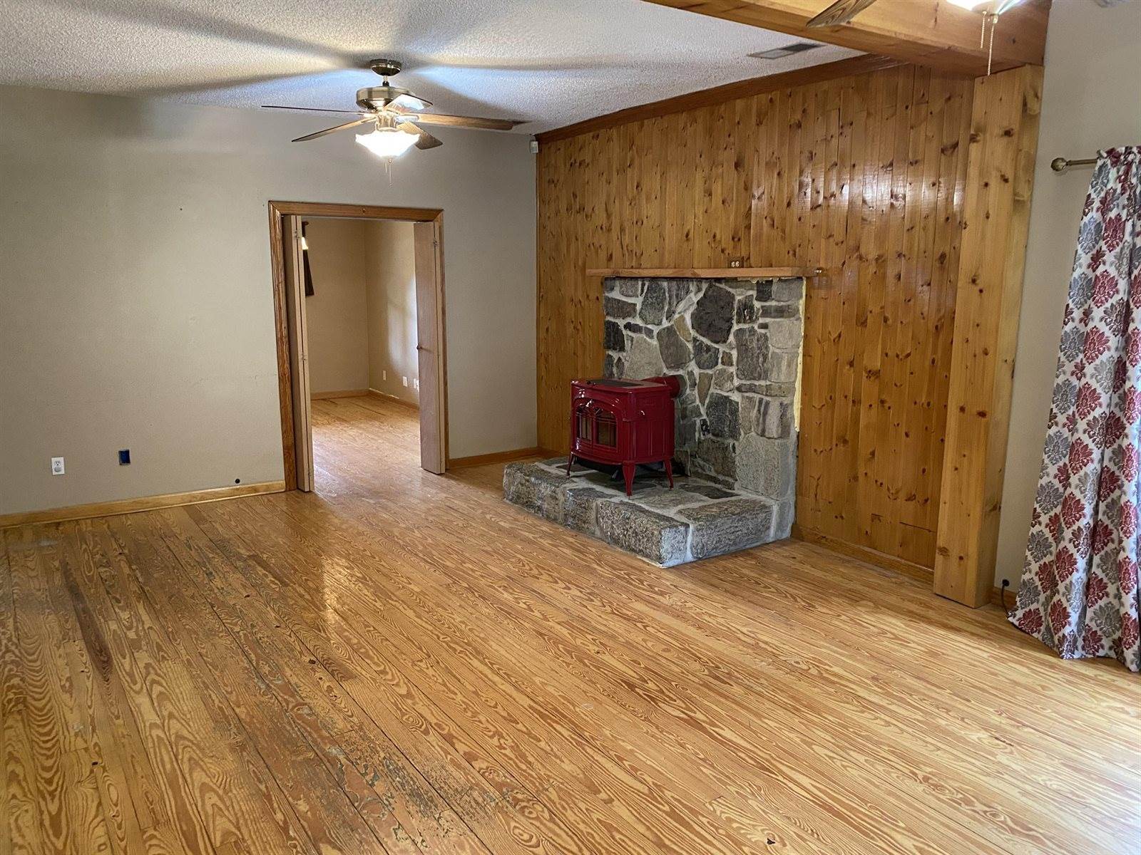 1623 Farming Rock Rd, Chickamauga, GA 30707