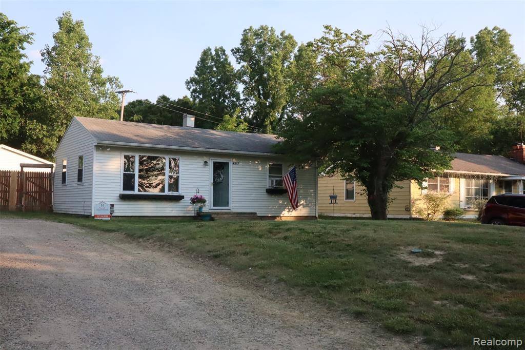 4217 West Allen Road, Howell Township, MI 48855