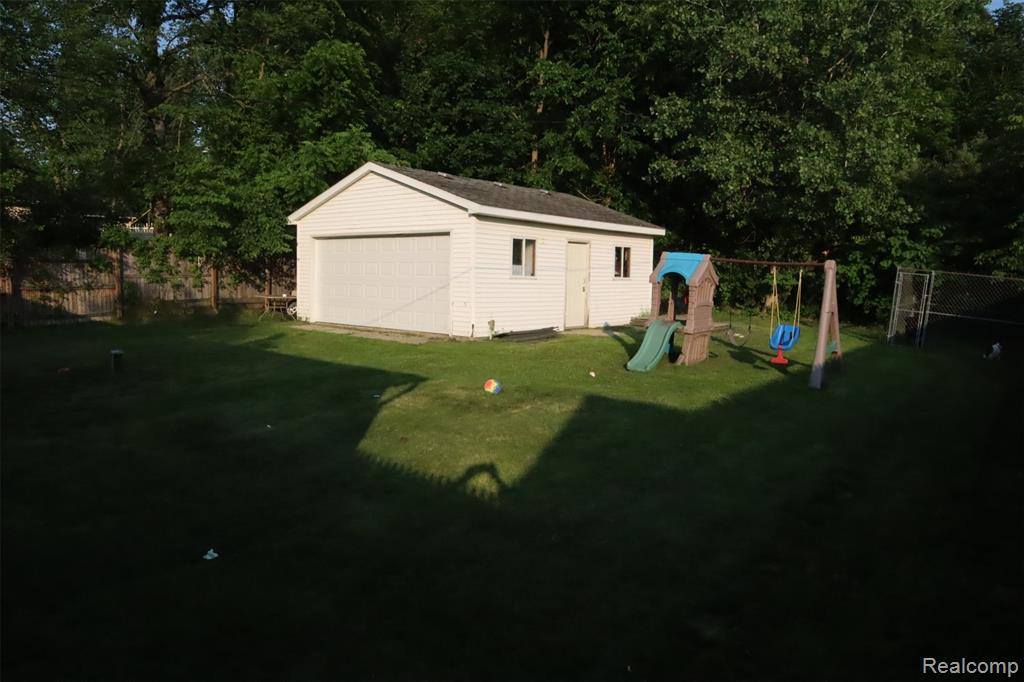 4217 West Allen Road, Howell Township, MI 48855