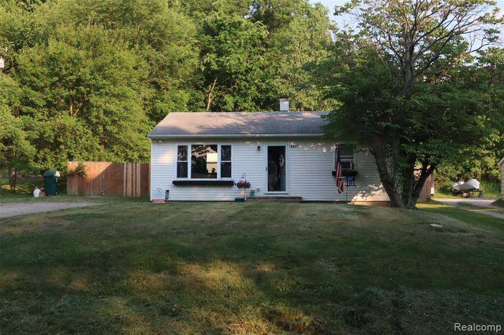 4217 West Allen Road, Howell Township, MI 48855