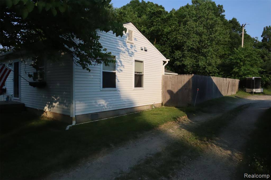 4217 West Allen Road, Howell Township, MI 48855