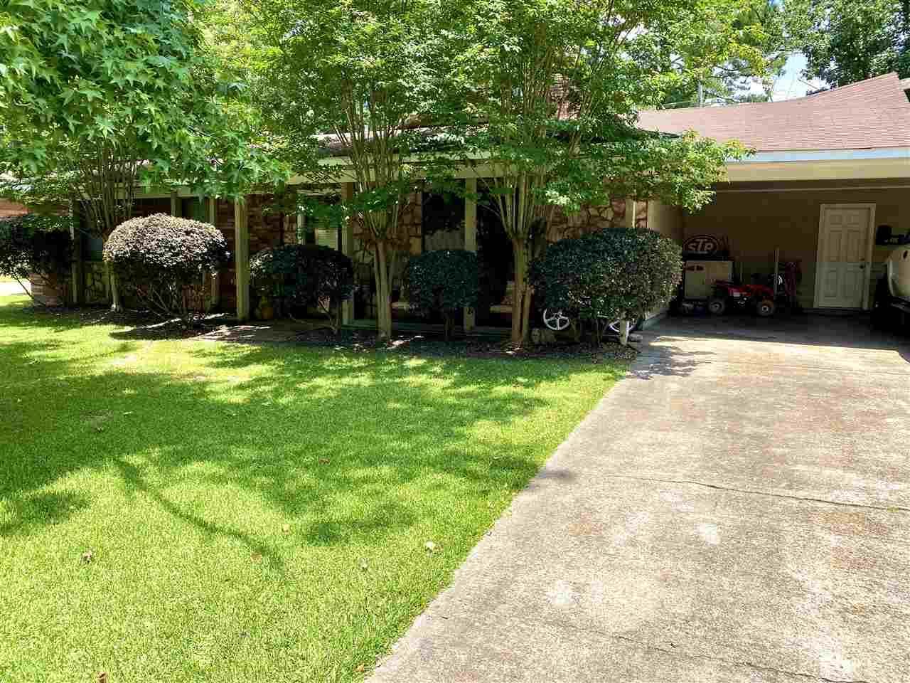 2046 Beechwood Blvd, Pearl, MS 39208