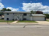 2125 7th Ave East, Williston, ND 58801