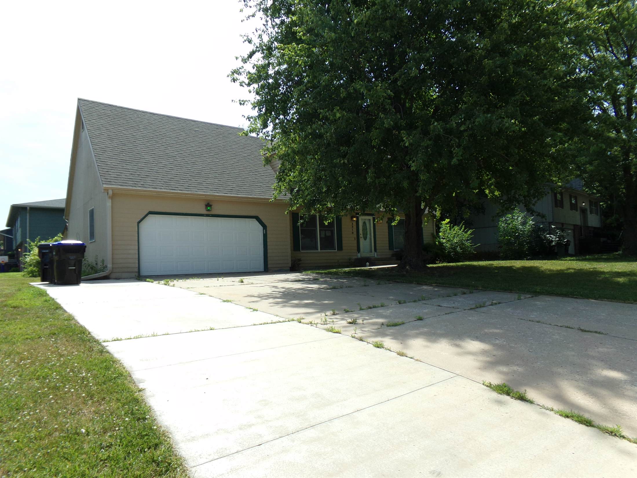 3310 SE Eveningtide WAY, Topeka, KS 66605