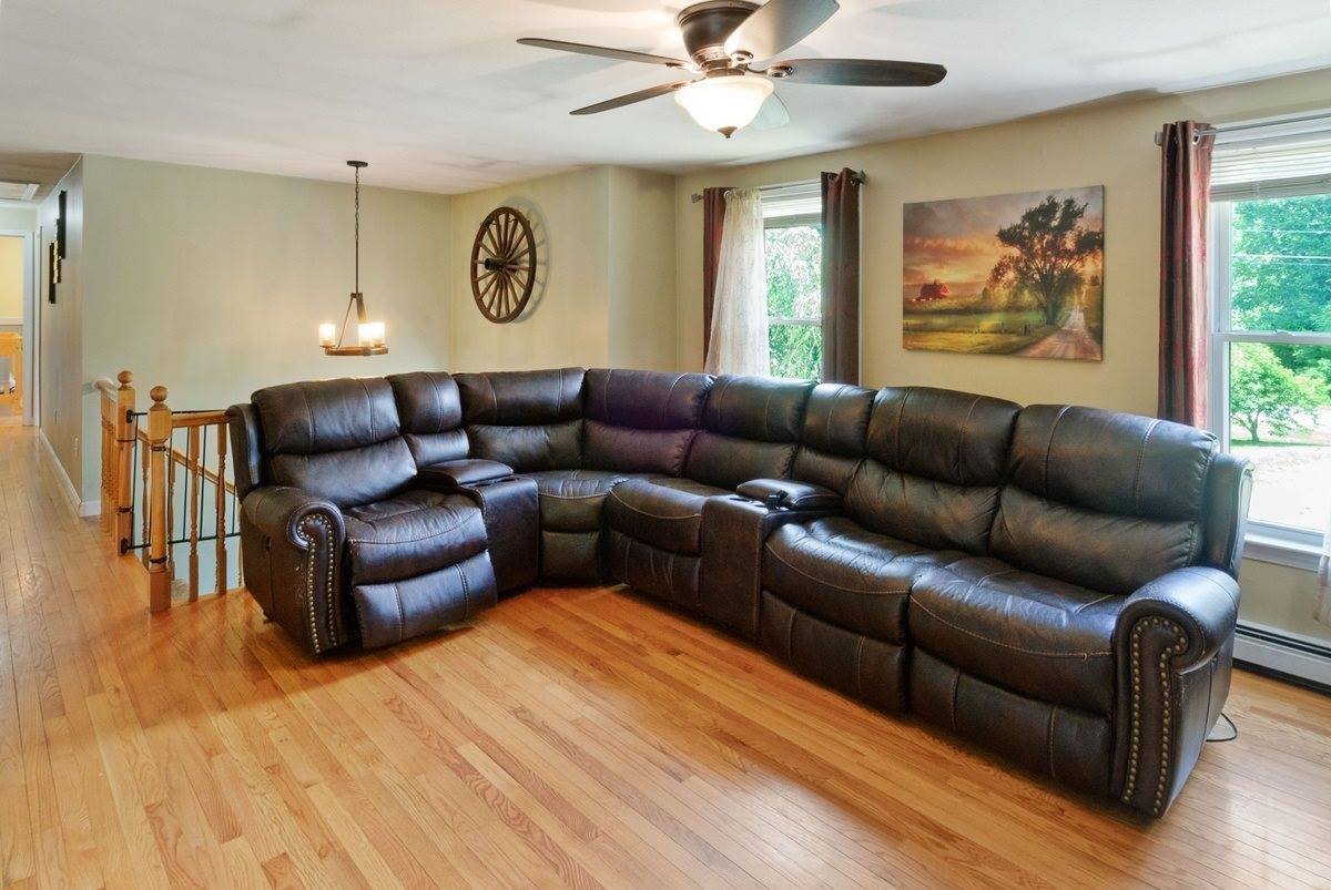 8 Kristopher Lane, Raymond, NH 03077