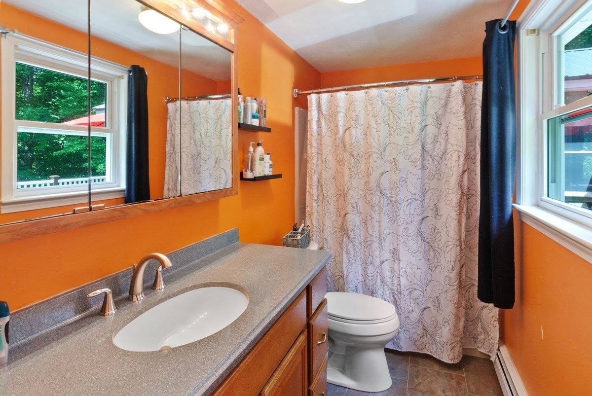 8 Kristopher Lane, Raymond, NH 03077