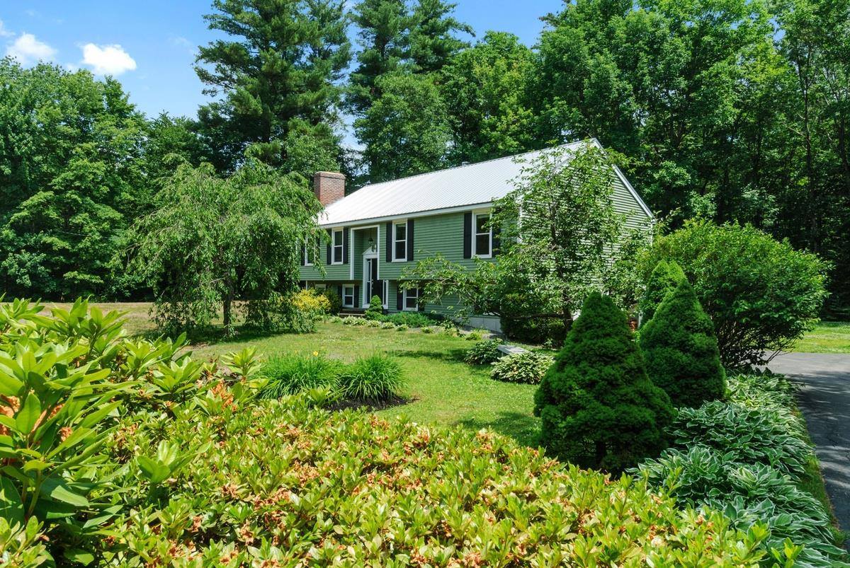 8 Kristopher Lane, Raymond, NH 03077