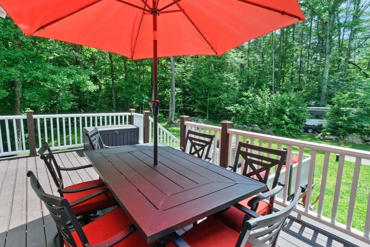 8 Kristopher Lane, Raymond, NH 03077