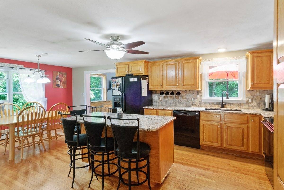 8 Kristopher Lane, Raymond, NH 03077