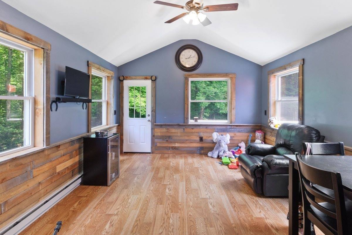 8 Kristopher Lane, Raymond, NH 03077