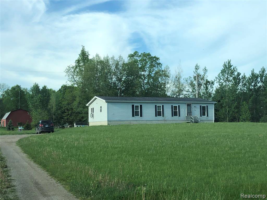 9072 Beard Road, Burns Township, MI 48418