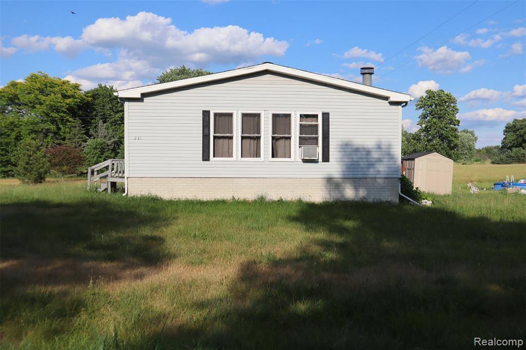 9072 Beard Road, Burns Township, MI 48418