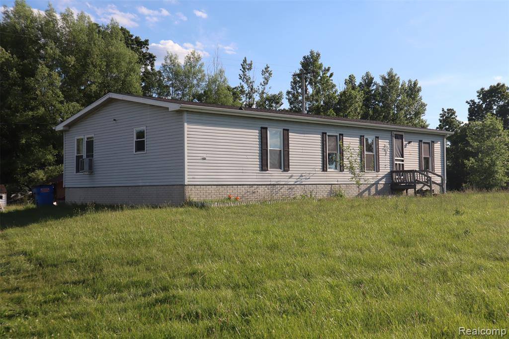 9072 Beard Road, Burns Township, MI 48418