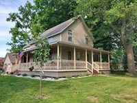 1203 E Blodgett Street, Marshfield, WI 54449