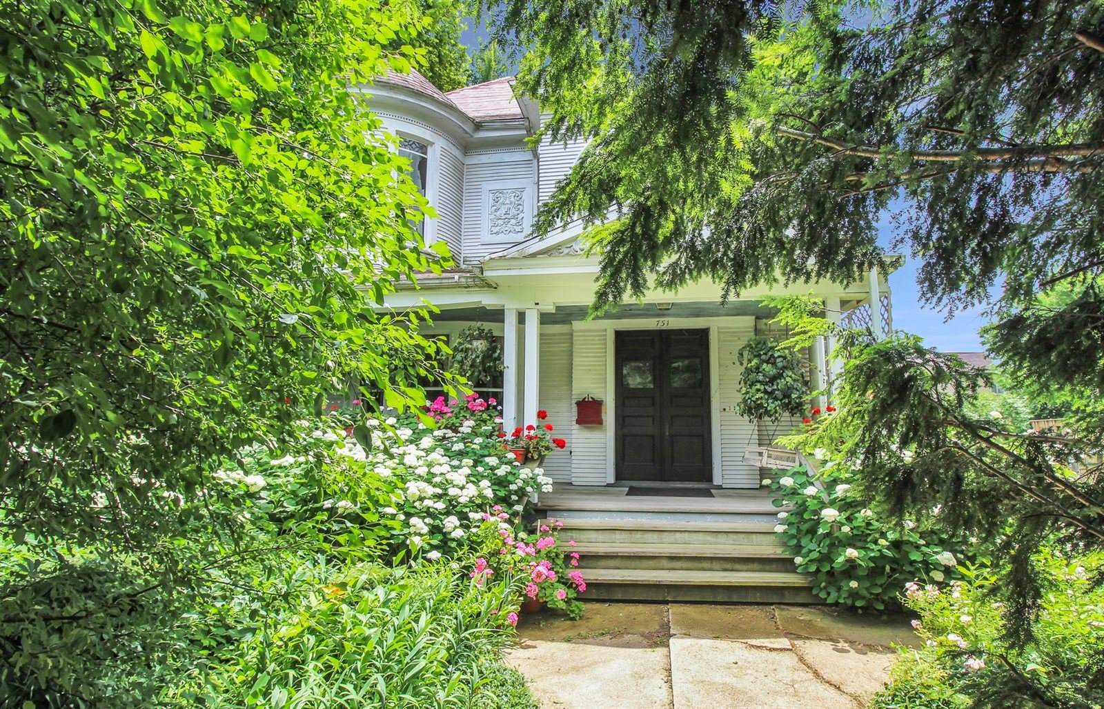 751 Lincoln, Freeport, IL 61032 Listings NextHome First Class