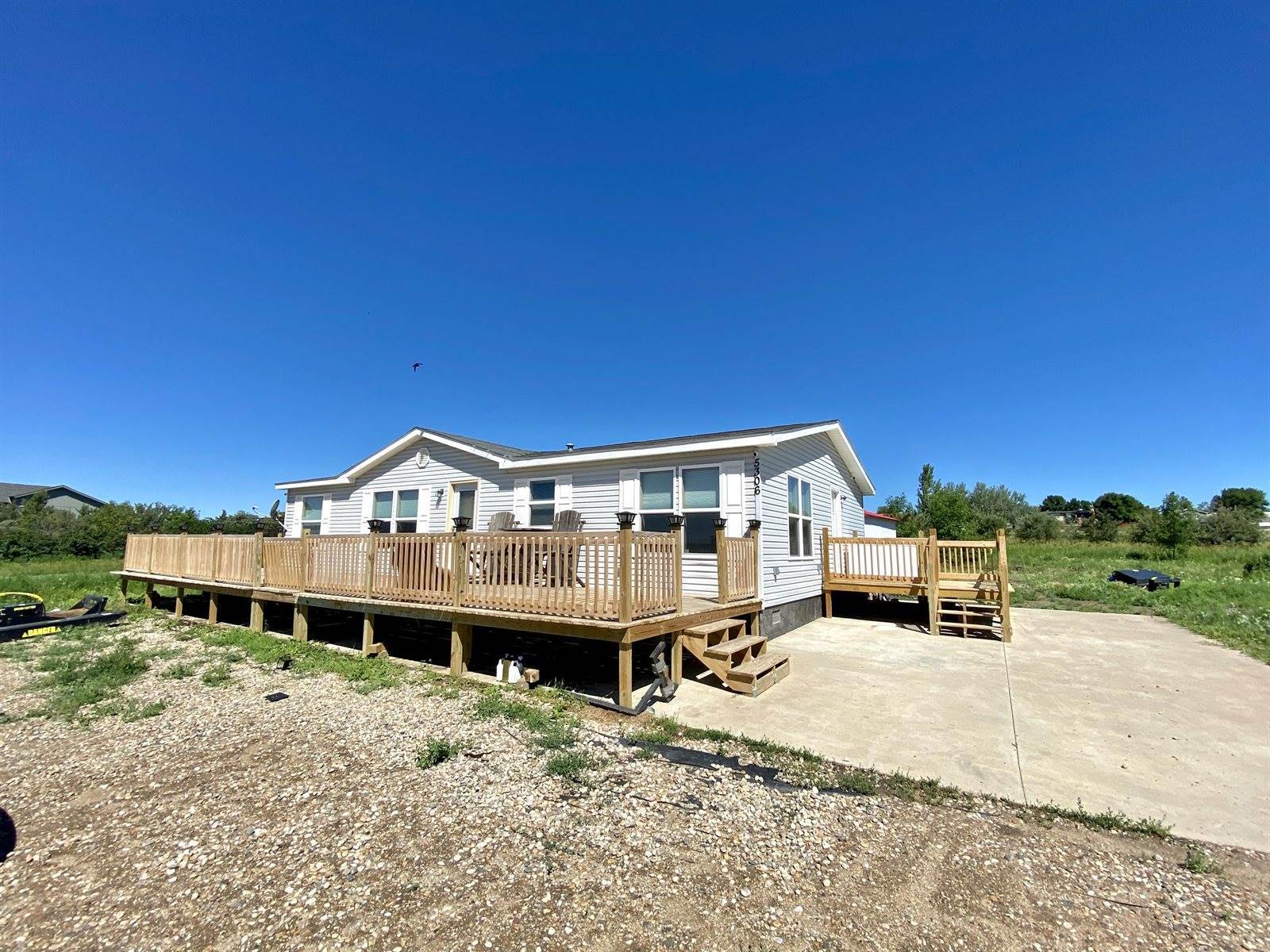 5306 Sunset Blvd, Williston, ND 58801