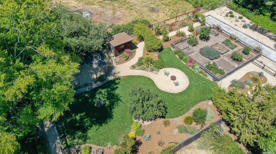 6779 Covey Road, Forestville, CA 95436