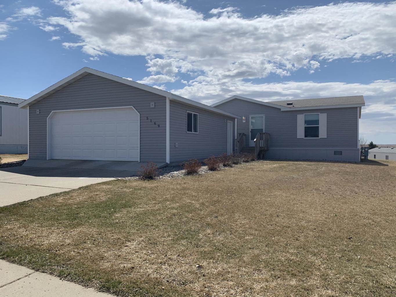 5169 Sumter Circle, Bismarck, ND 58503