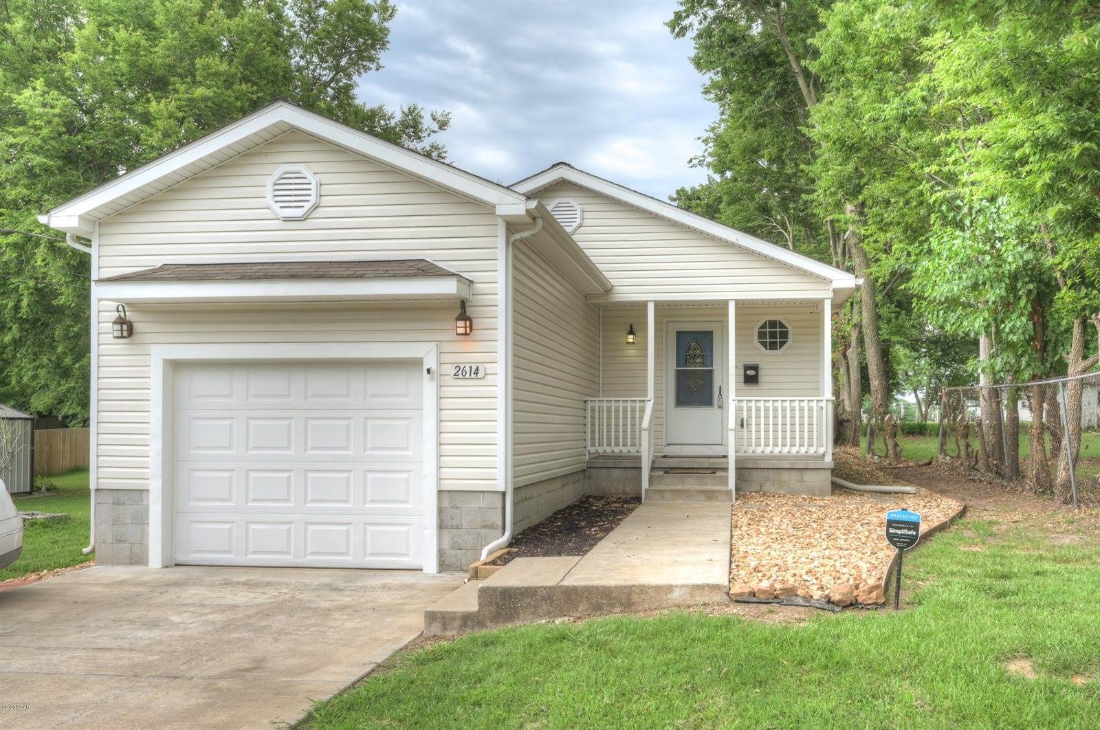 2614 East 5th Street, Joplin, MO 64801