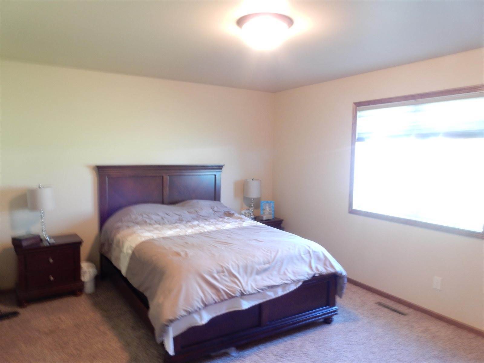 89 Ogden Lane, Lincoln, ND 58504