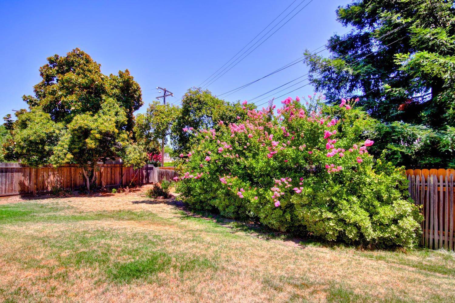 1608 Los Molinos, Sacramento, CA 95864