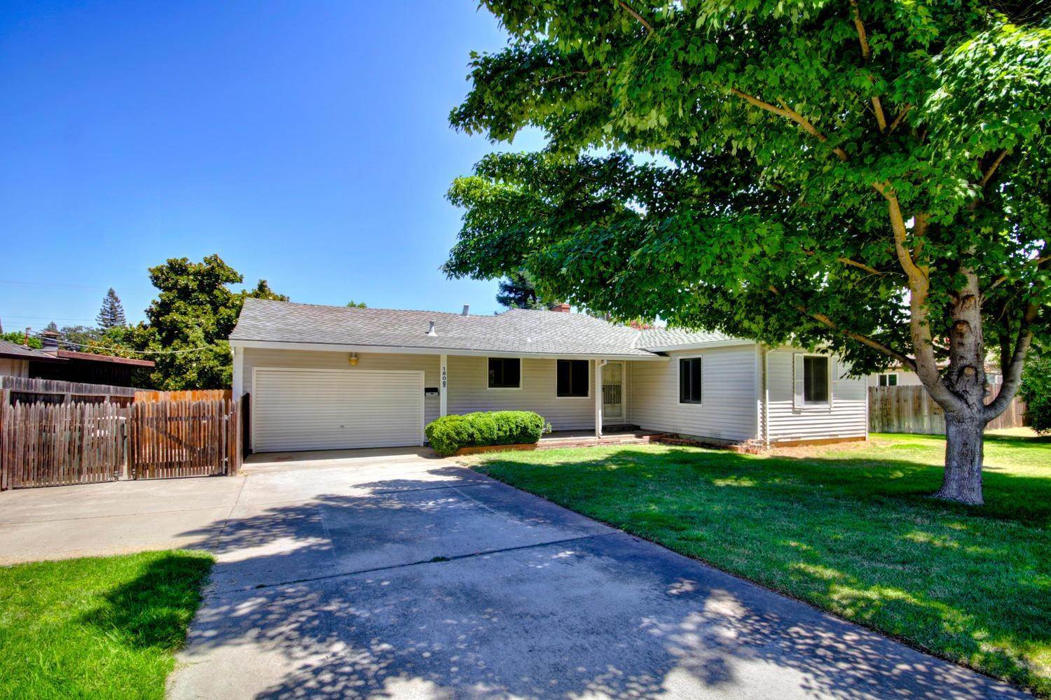 1608 Los Molinos, Sacramento, CA 95864