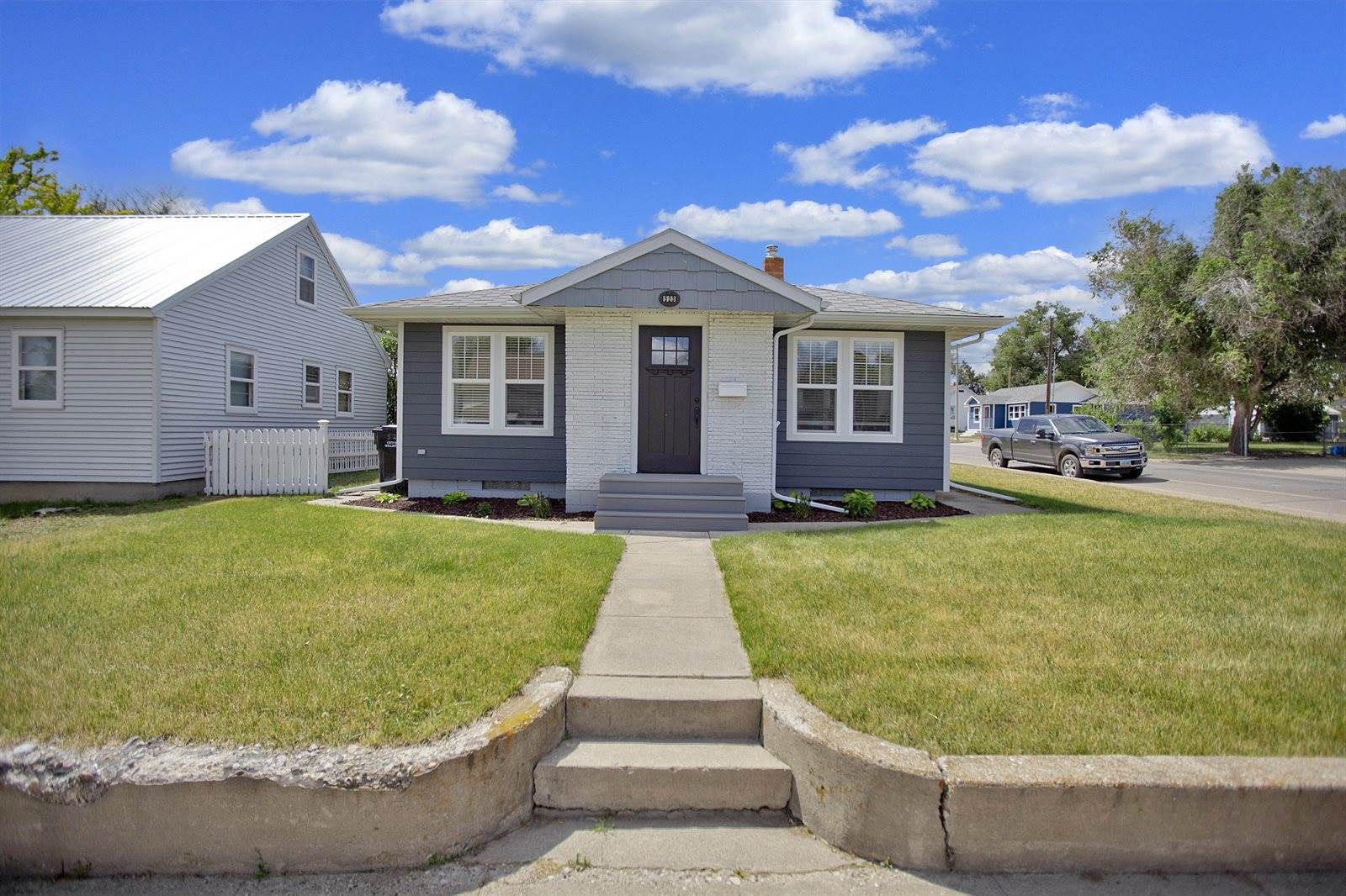 523 8th Ave W, Williston, ND 58801