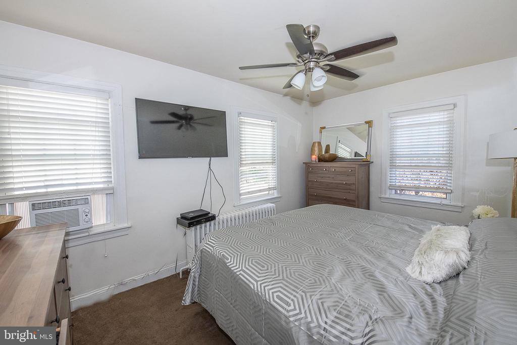 124 East Plumstead Avenue, Lansdowne, PA 19050