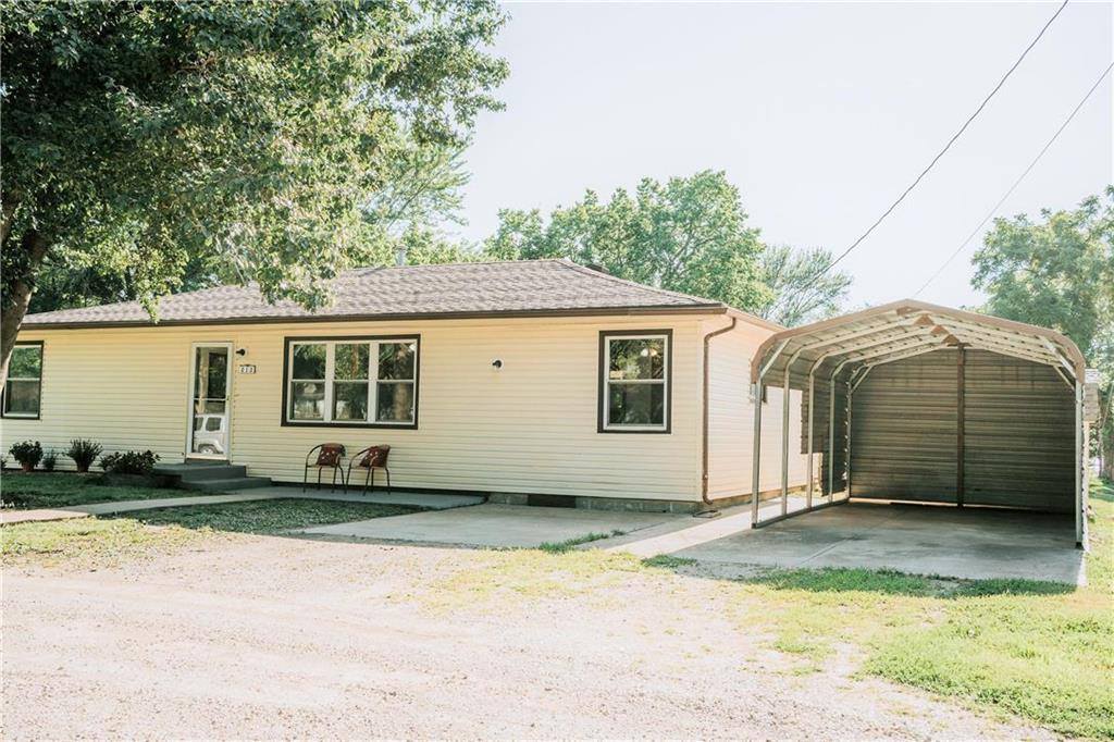 213 East 8th Street, Adrian, MO 64720