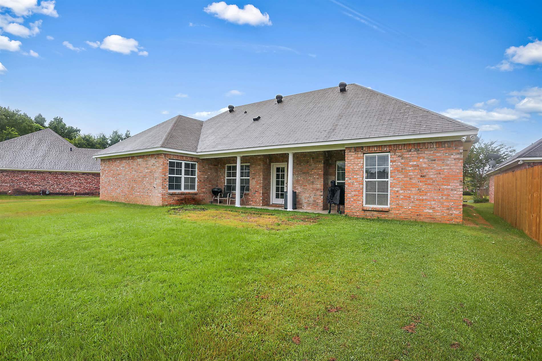 245 John Martin Dr, Brandon, MS 39047