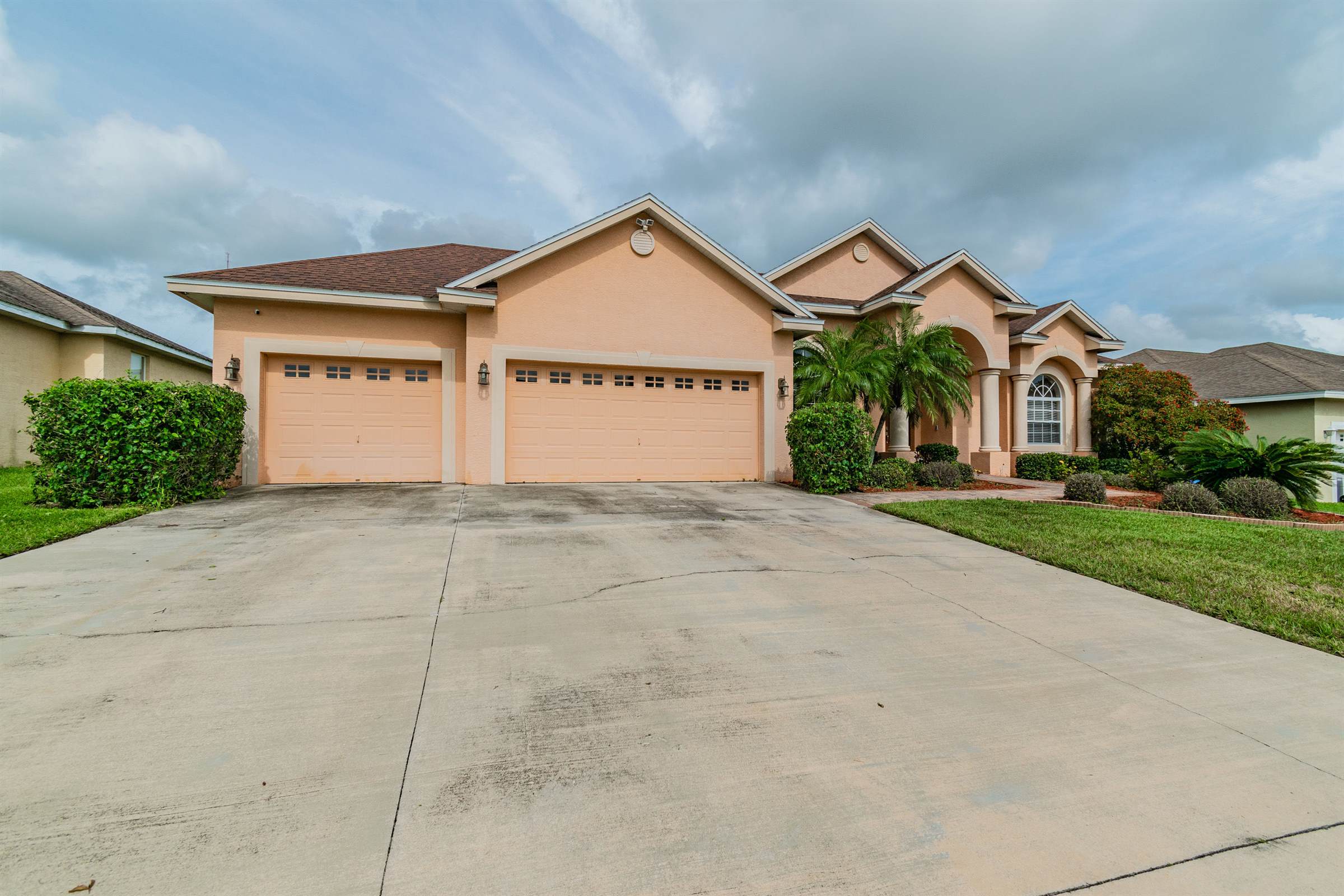 6765 Hartsworth Drive, Lakeland, FL 33813