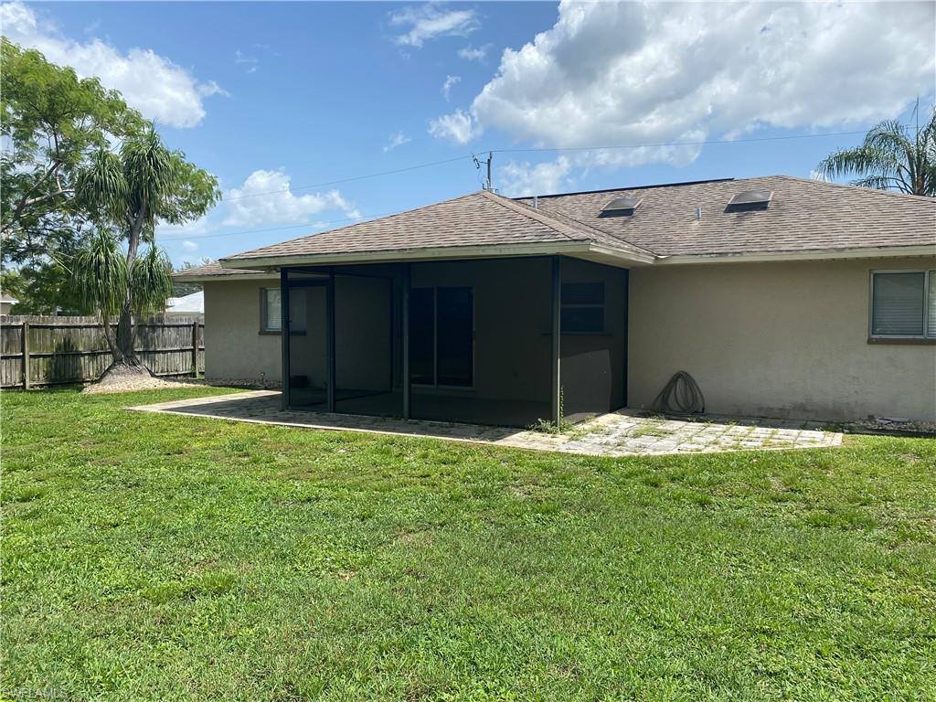 1613 SW 27th Terrace, Cape Coral, FL 33914