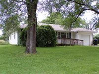 2117 SE Swygart ST, Topeka, KS 66605