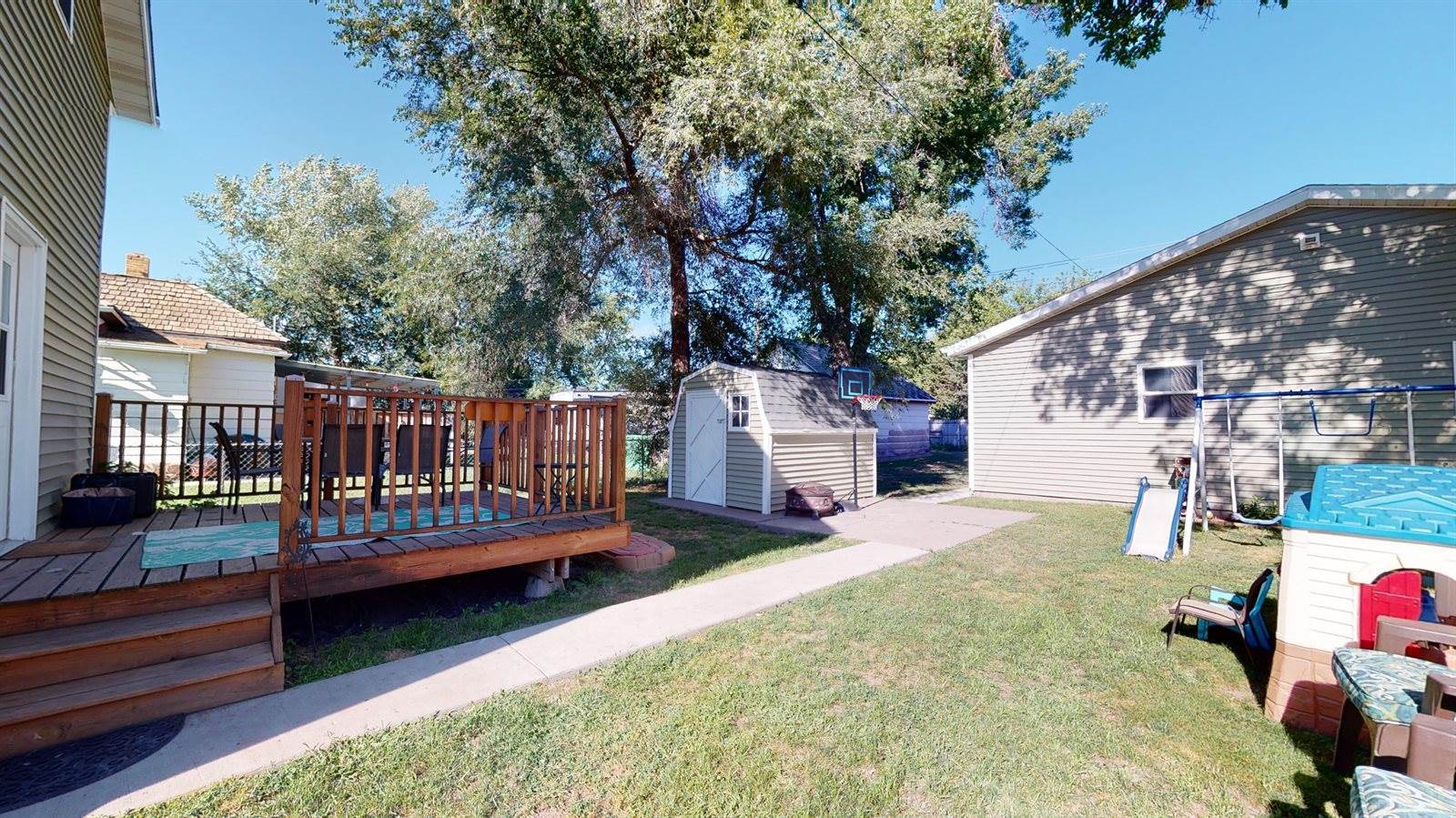 206 8th Avenue SW, Mandan, ND 58554