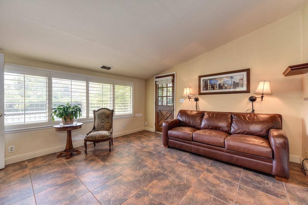 9514 Bullion Way, Orangevale, CA 95662